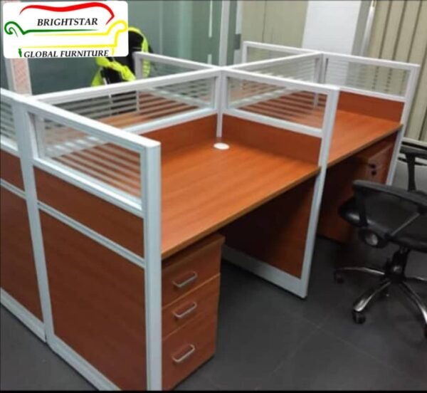 4-seater office workstation table